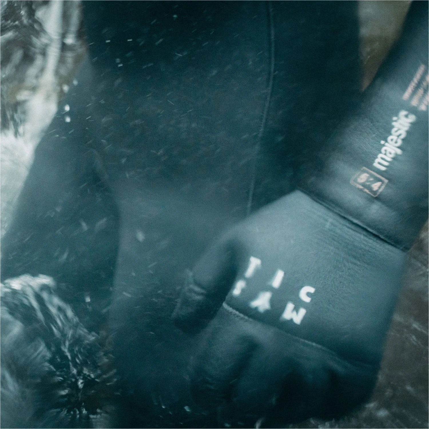 Mystic Roam 3mm Precurved Gloves - Image 5