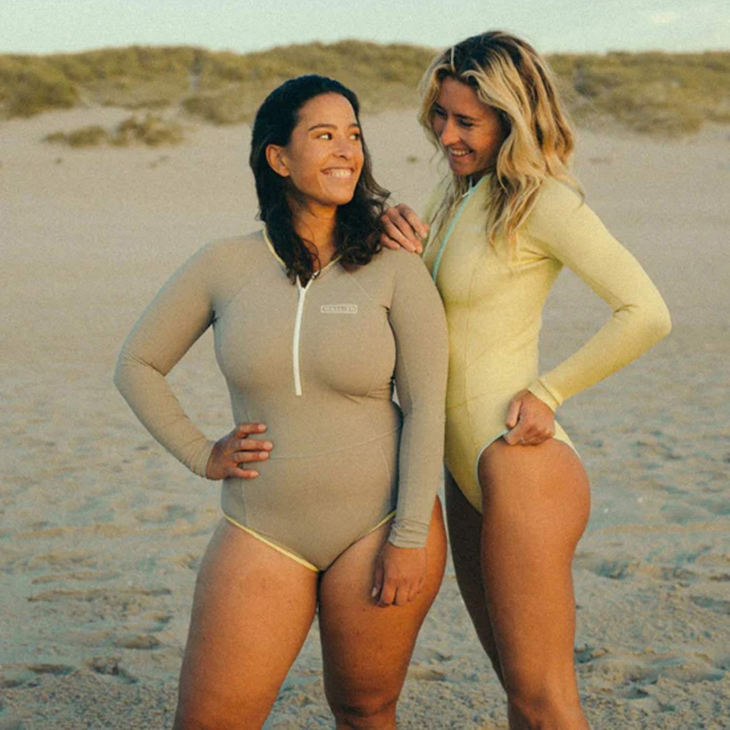 Womens One Piece Long Sleeve Front Zip Swimsuit - Image 9