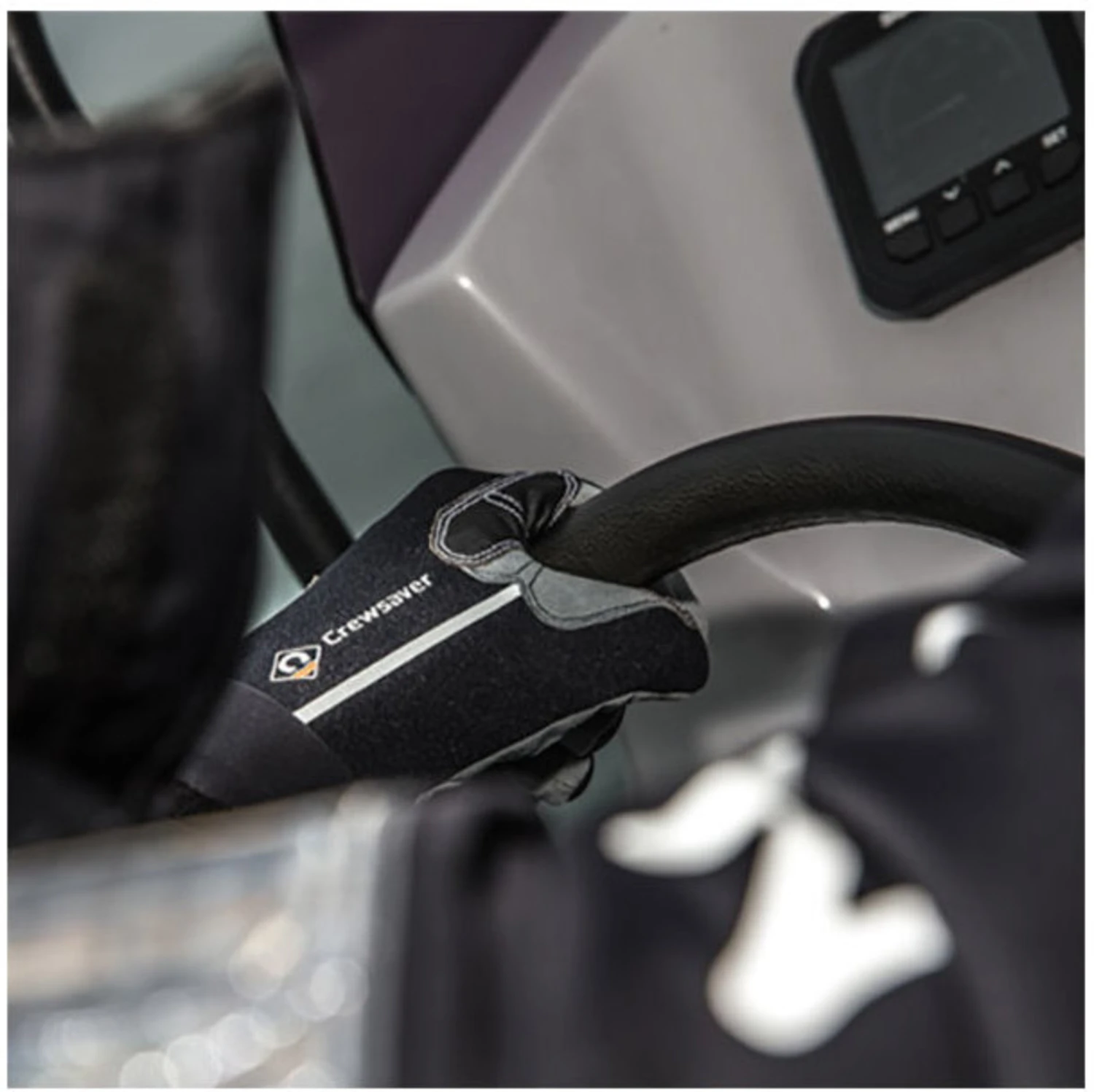 Crewsaver 3mm Tri-Season Gloves - Image 3